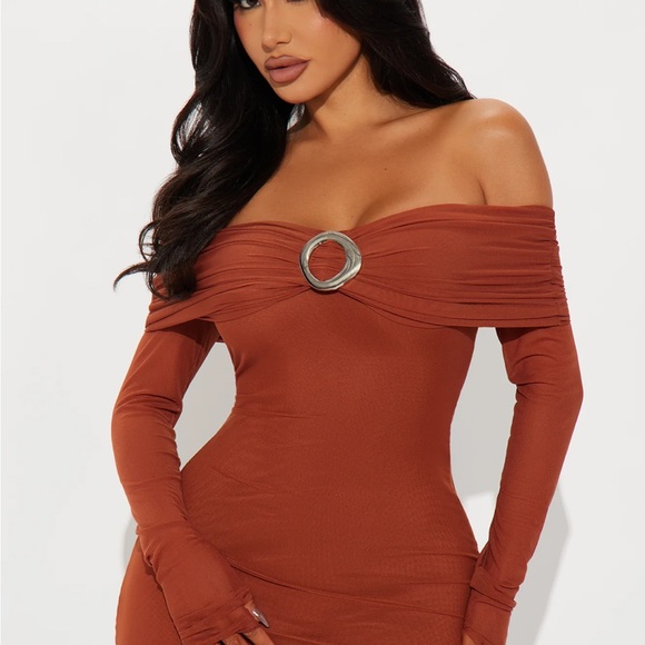 Elegant Off-Shoulder Rust Dress - Picture 2 of 3